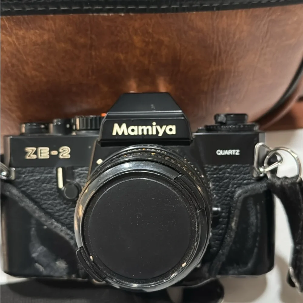Vintage Mamiya ZE-2 Quartz Black Film Camera